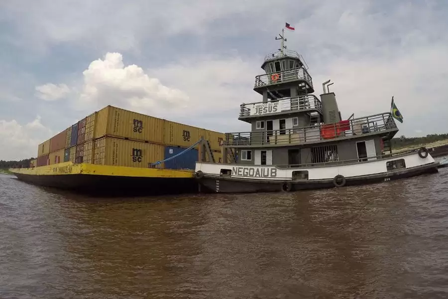 A MercoNorte Transportes opera o transporte de cargas em balsas no eixo Porto Velho x Manaus x Belém